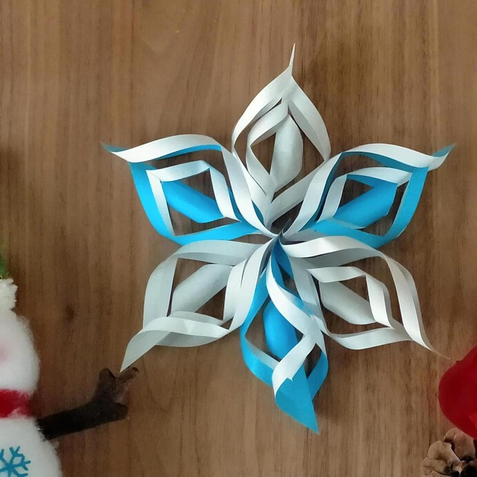 雪の結晶を折り紙で作ろう！簡単な作り方や立体作品を子供向けに紹介