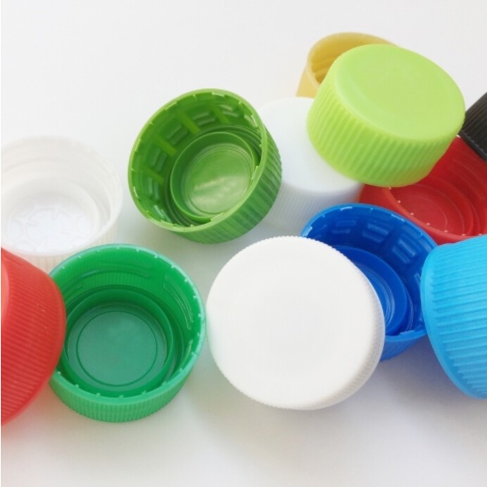 簡単ペットボトルキャップ工作アイデア15選！幼児から大人まで楽しめるおもちゃや小物の作り方